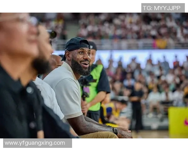 足球明星纷纷赞誉詹姆斯的球场表现与领导力引发热议