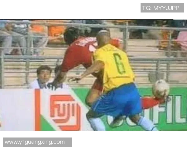 国内足球明星搞笑瞬间集锦让你捧腹大笑的精彩视频合集